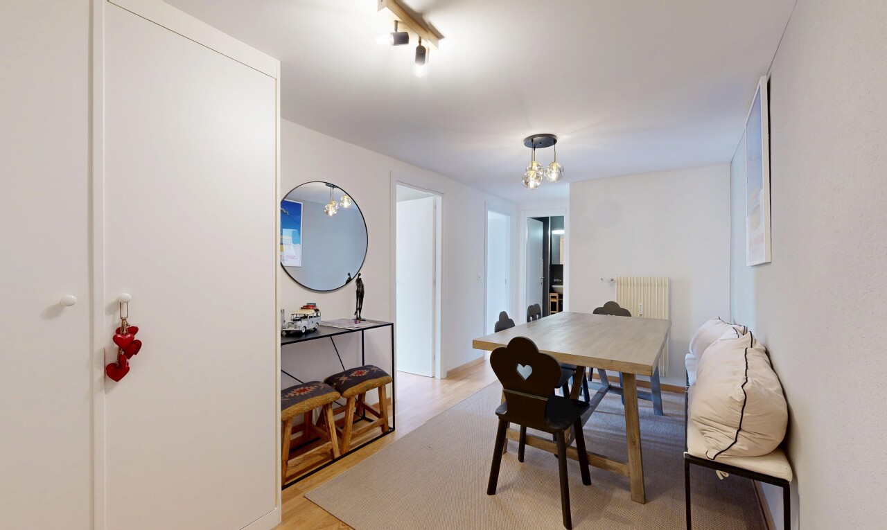 Wunderschönes 2.5-Zimmer – renoviert mit Bergblick - 0