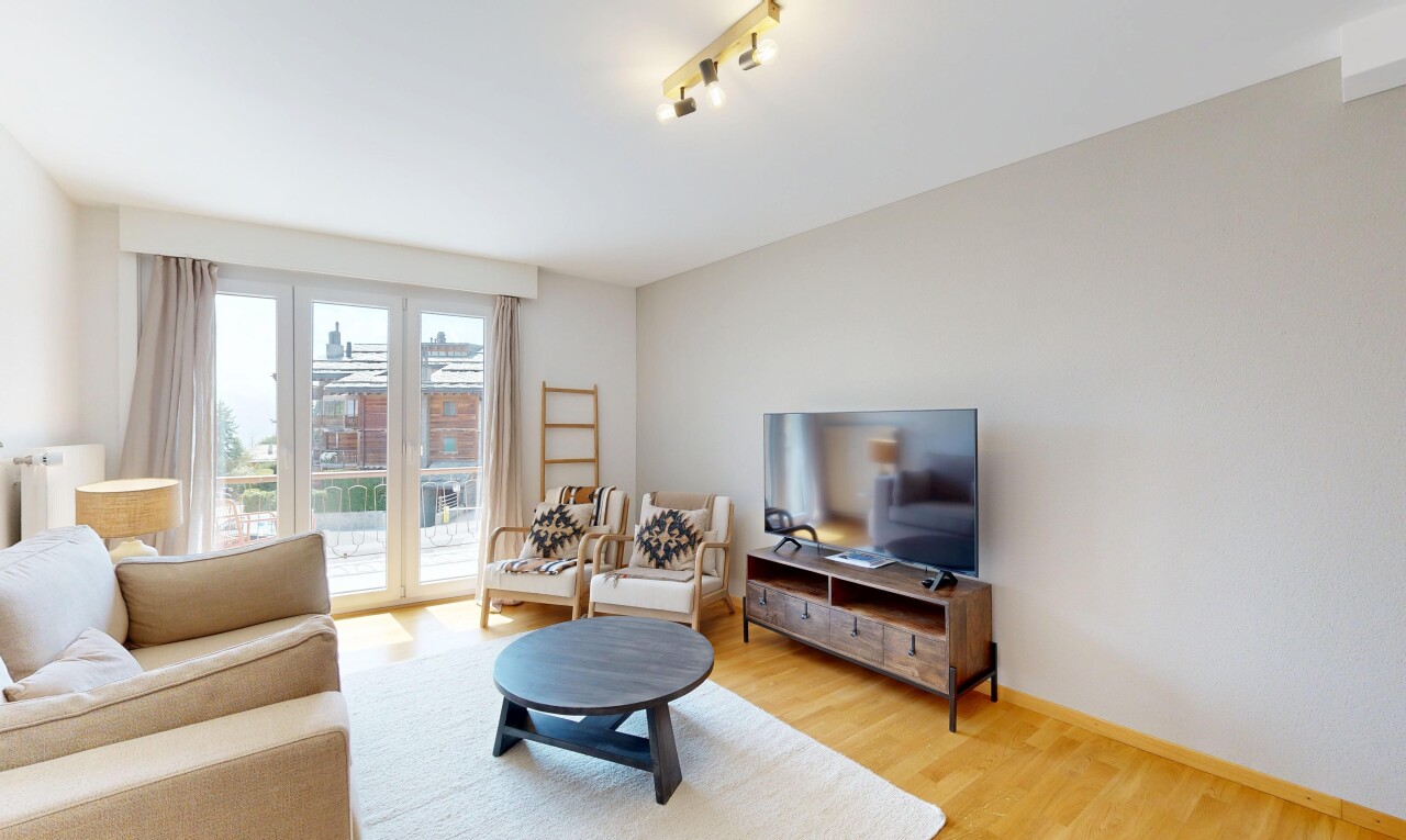 Wunderschönes 2.5-Zimmer – renoviert mit Bergblick - 3