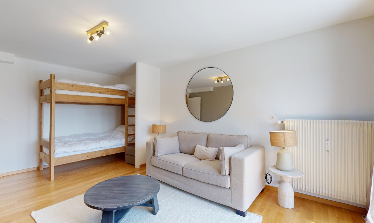 Wunderschönes 2.5-Zimmer – renoviert mit Bergblick - 9