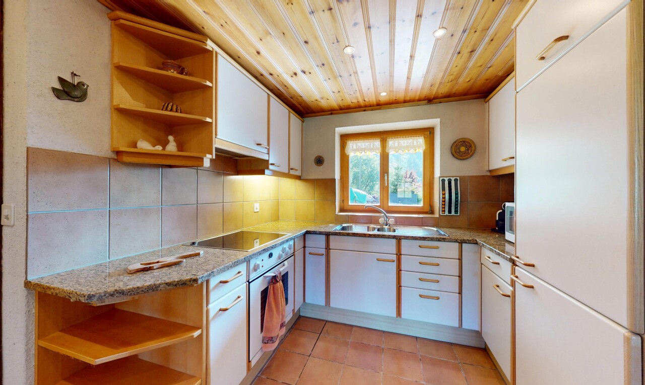 Bright chalet with stunning mountain views and private garden - 6