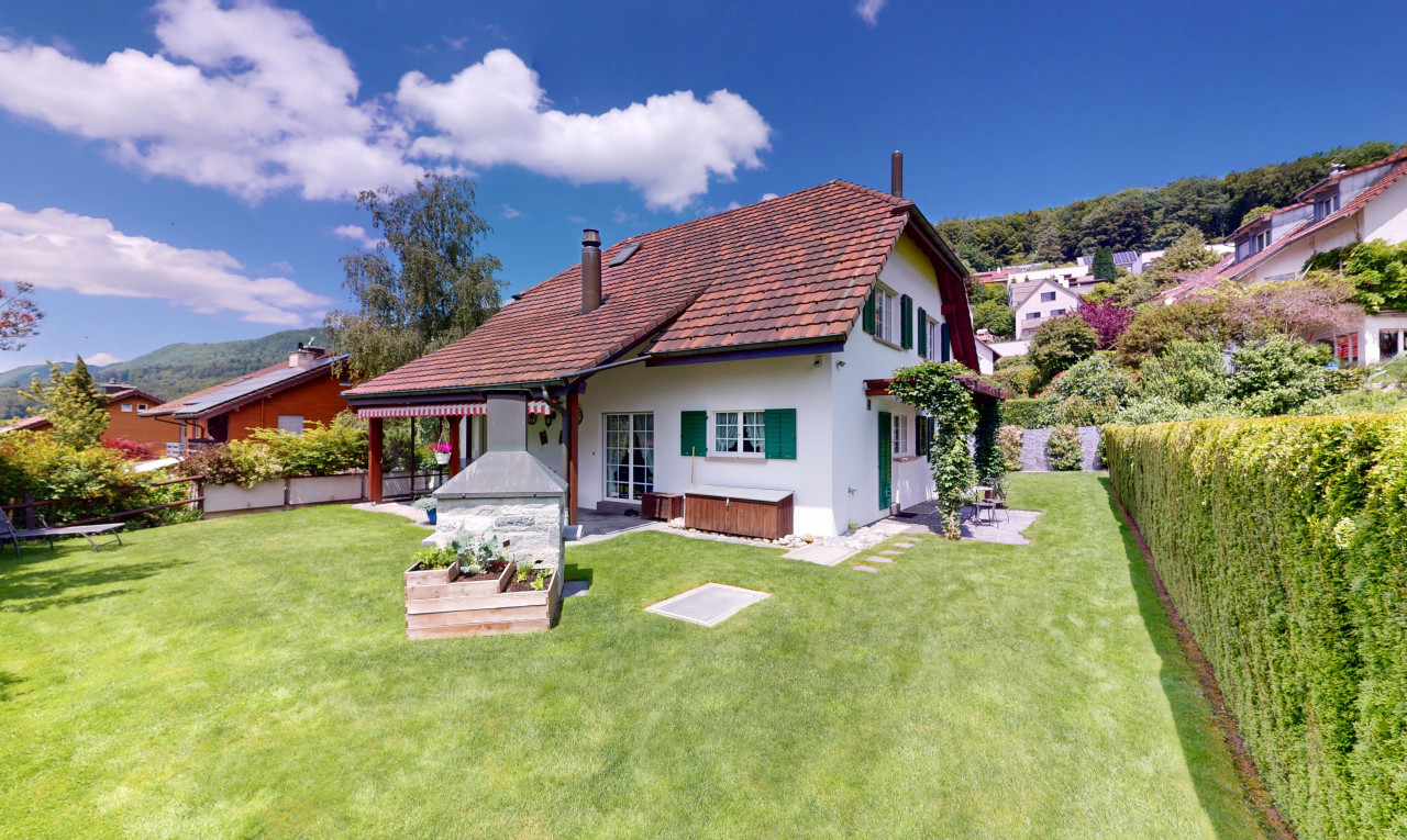 Attraktives 7.5-Zimmer Einfamilienhaus mit Einliegerwohnung - 1