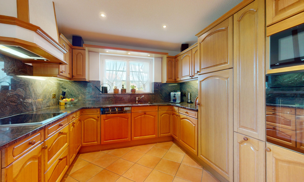 Attraktives 7.5-Zimmer Einfamilienhaus mit Einliegerwohnung - 4