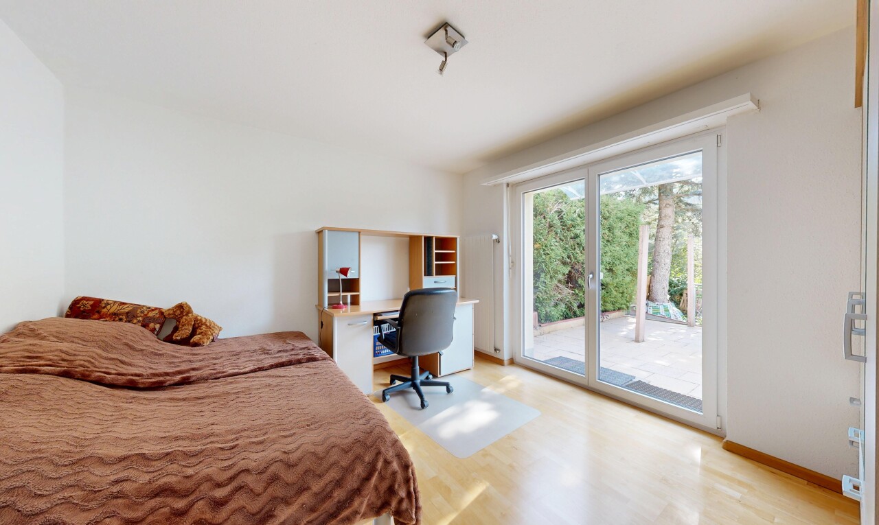 Terraced House with Large Garden, Garage and Panoramic Views - 8