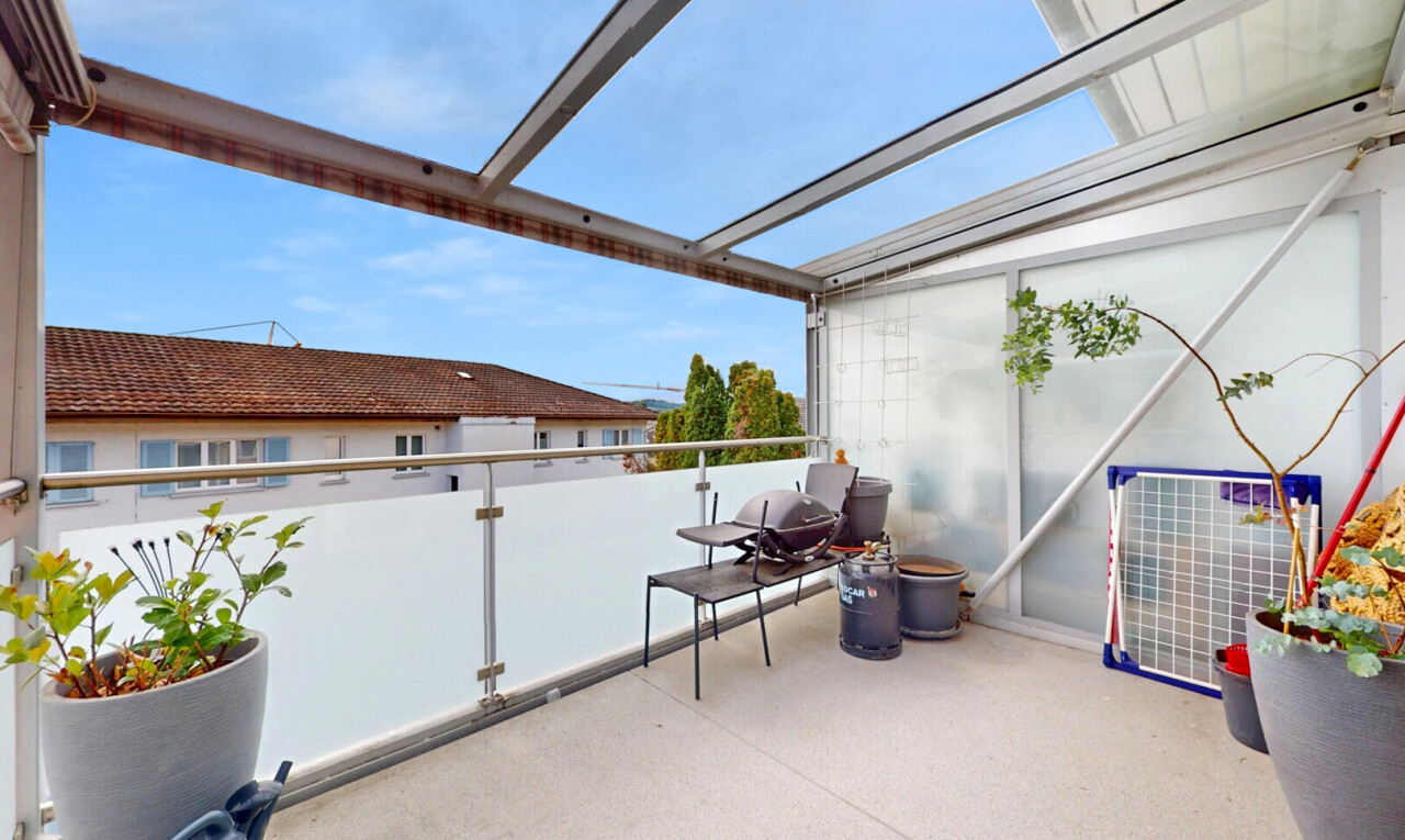 Ganze Etage! 6.5 Zi-Wohnung, perfekt für Familien an super Lage - 1