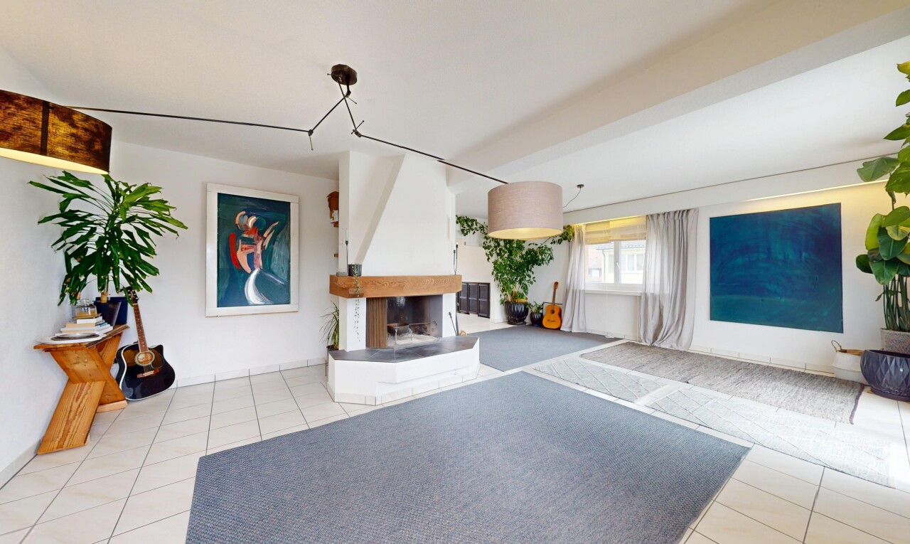 Ganze Etage! 6.5 Zi-Wohnung, perfekt für Familien an super Lage - 2