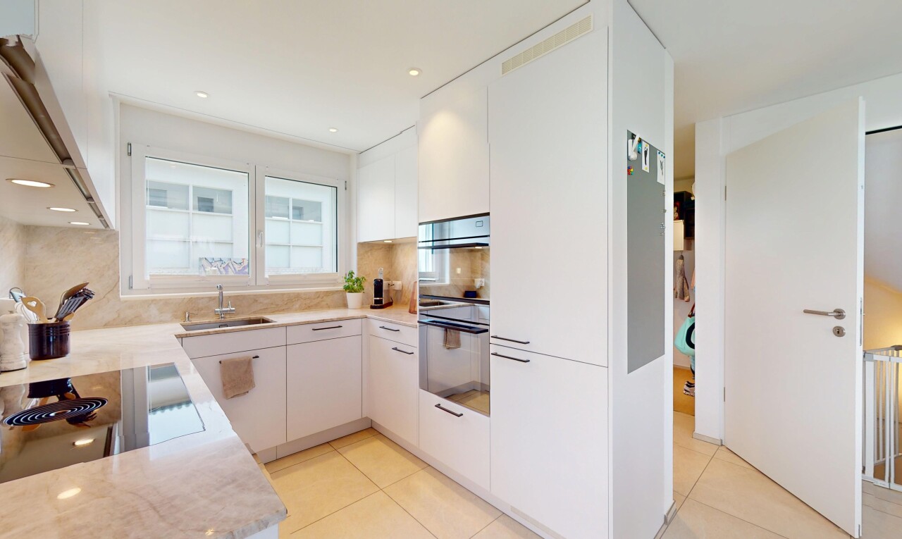 Modernes 5.5-Zimmer Reiheneckhaus mit drei Einstellplätzen - 2