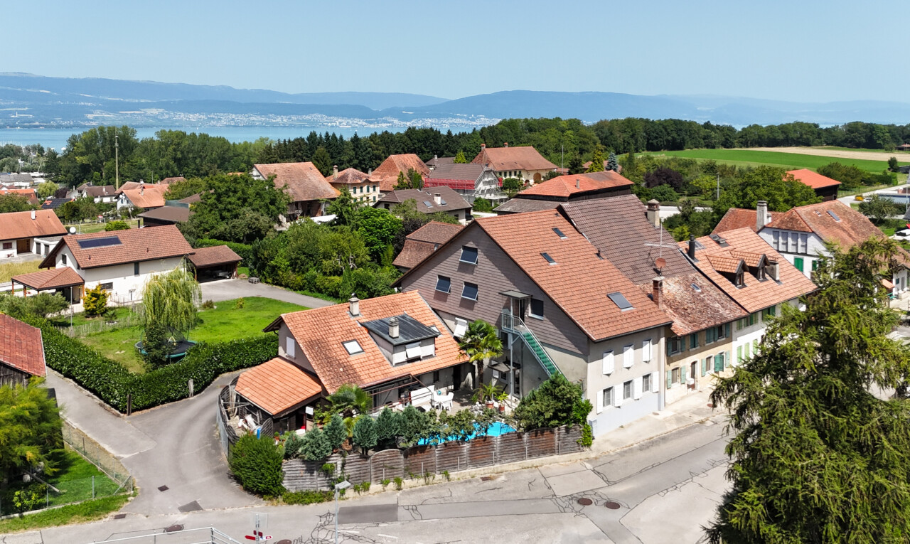 Rare property combining peace, natural light and potential in Chevroux - 0