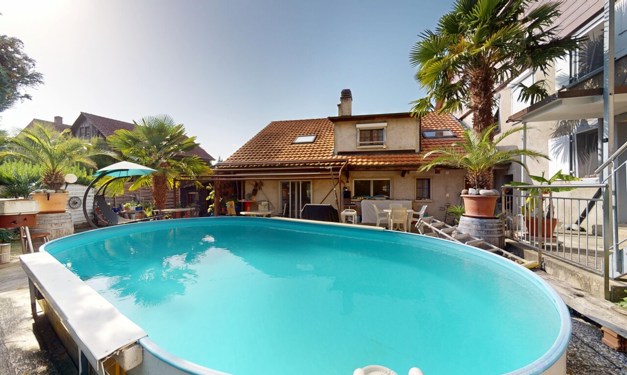 Rare property combining peace, natural light and potential in Chevroux - 1