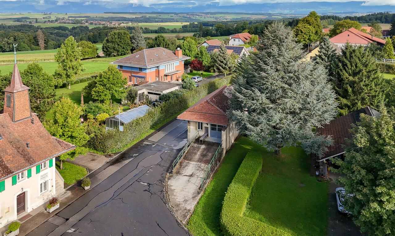 Former Dairy to Renovate in the Peaceful Vaud Countryside - 0