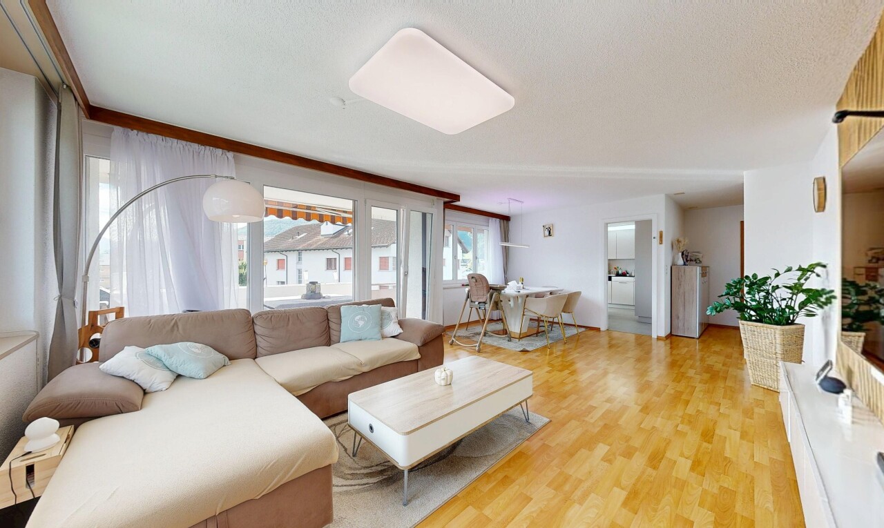 4.5-Zimmer-Wohnung mit Balkon und zwei Garagenplätzen in Sevelen - 3