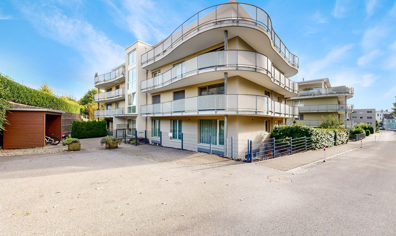 Moderne 5.5-Zimmer-Gartenwohnung - zentral und ruhig in 9200 Gossau - 0