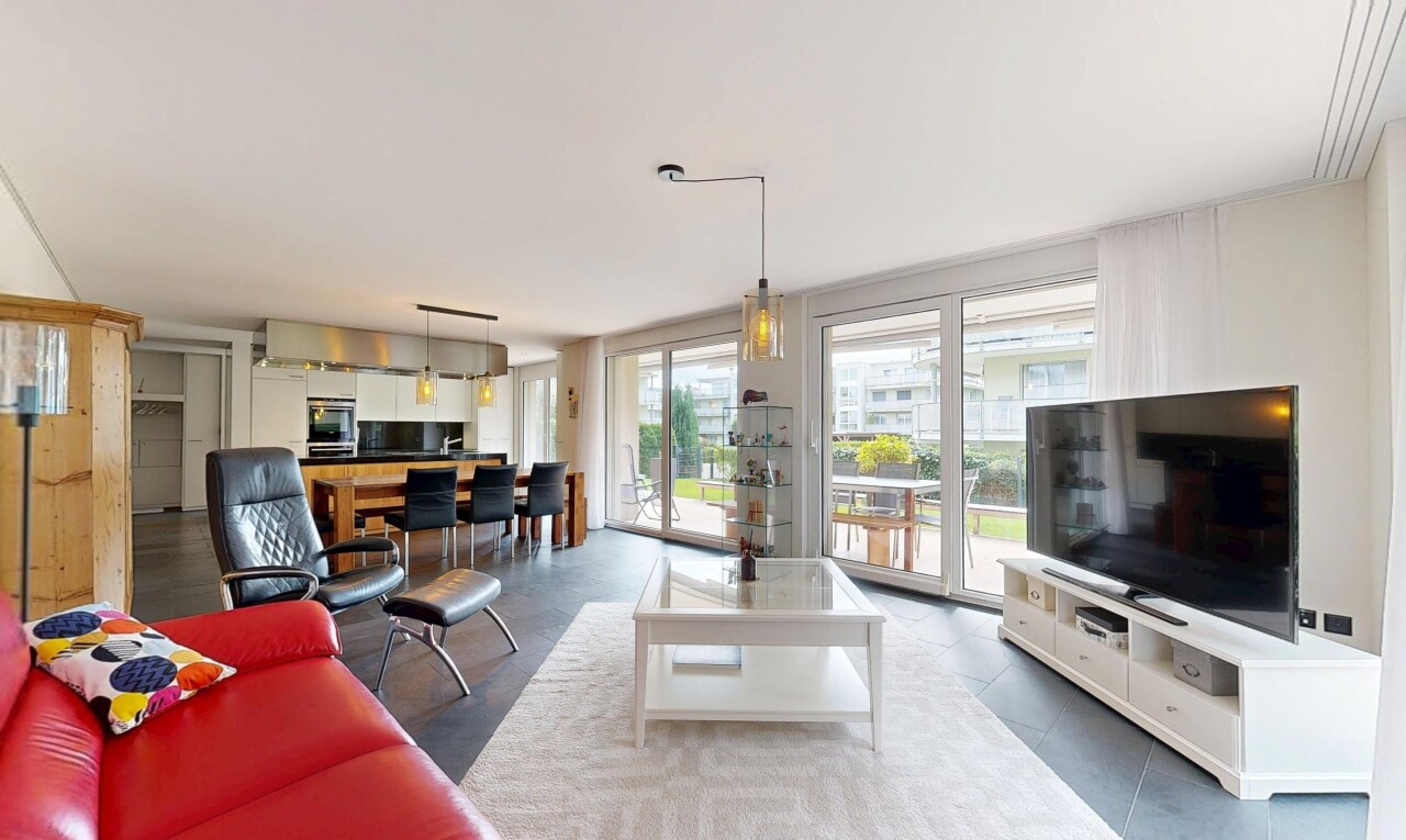 Moderne 5.5-Zimmer-Gartenwohnung - zentral und ruhig in 9200 Gossau - 1