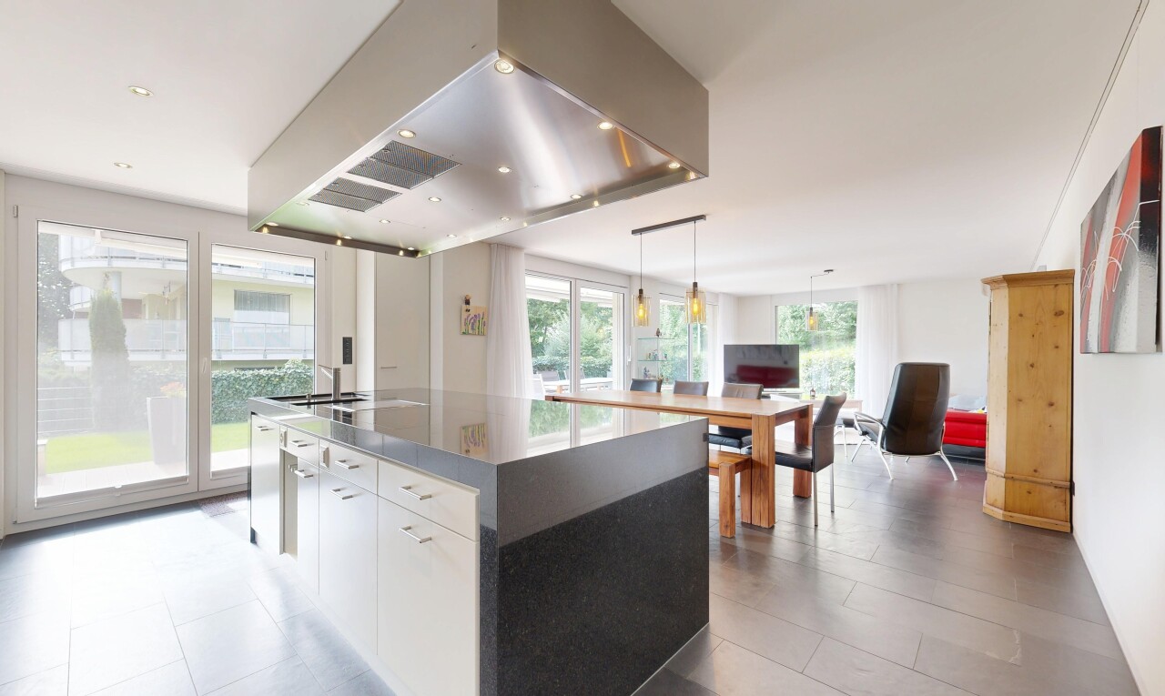 Moderne 5.5-Zimmer-Gartenwohnung - zentral und ruhig in 9200 Gossau - 2