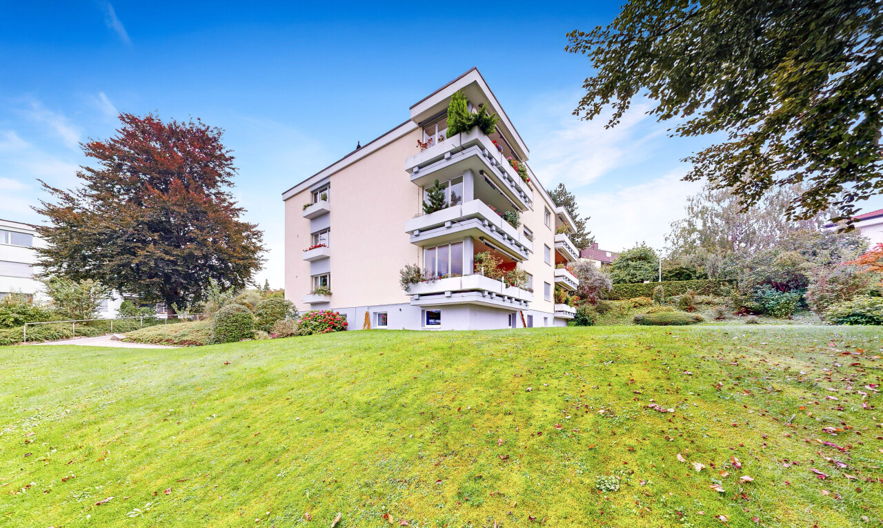 Attraktive 4.5-Zimmer-Wohnung mit Balkon an ruhiger Lage in Widen - 0