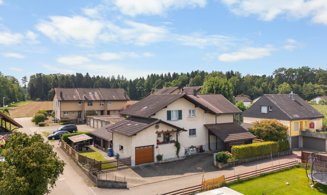 Viel Platz für die ganze Familie - Zweifamilienhaus in Zielebach - 0