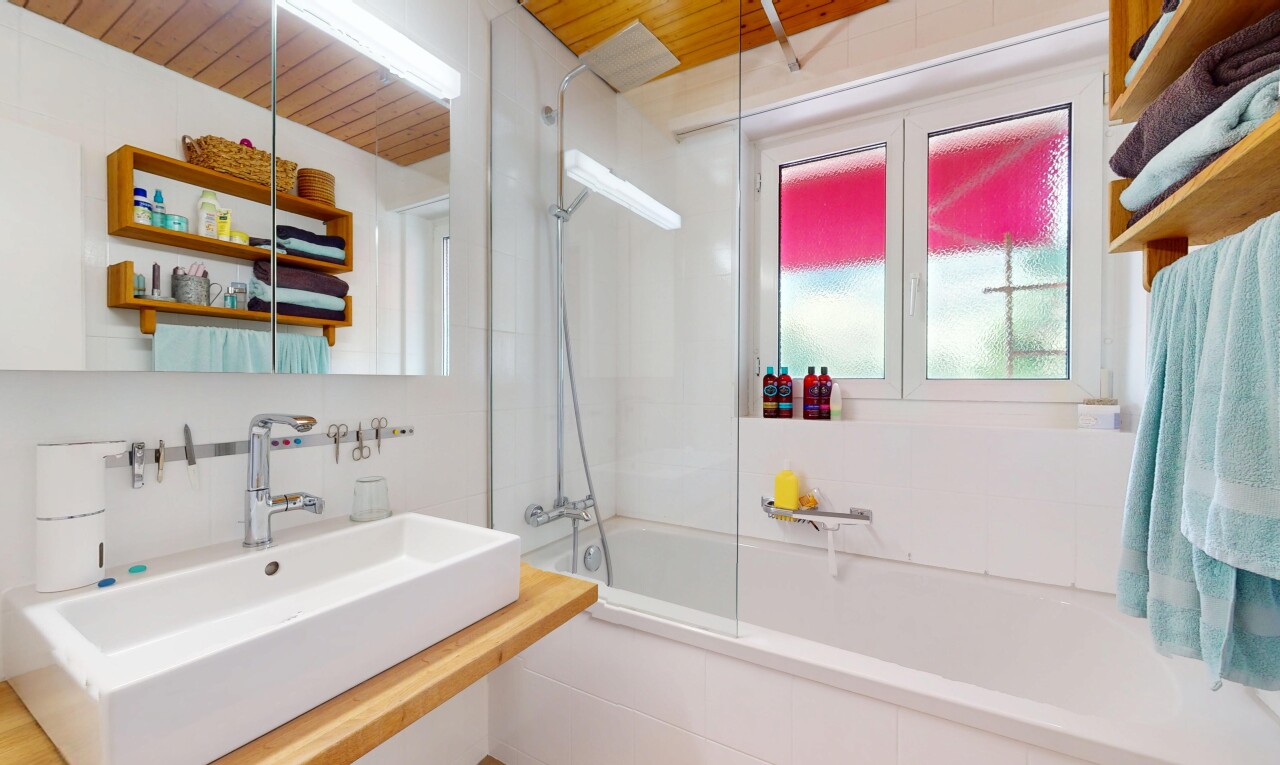 Attraktives Mehrfamilienhaus auf grossem Grundstück mit Weitsicht - 9