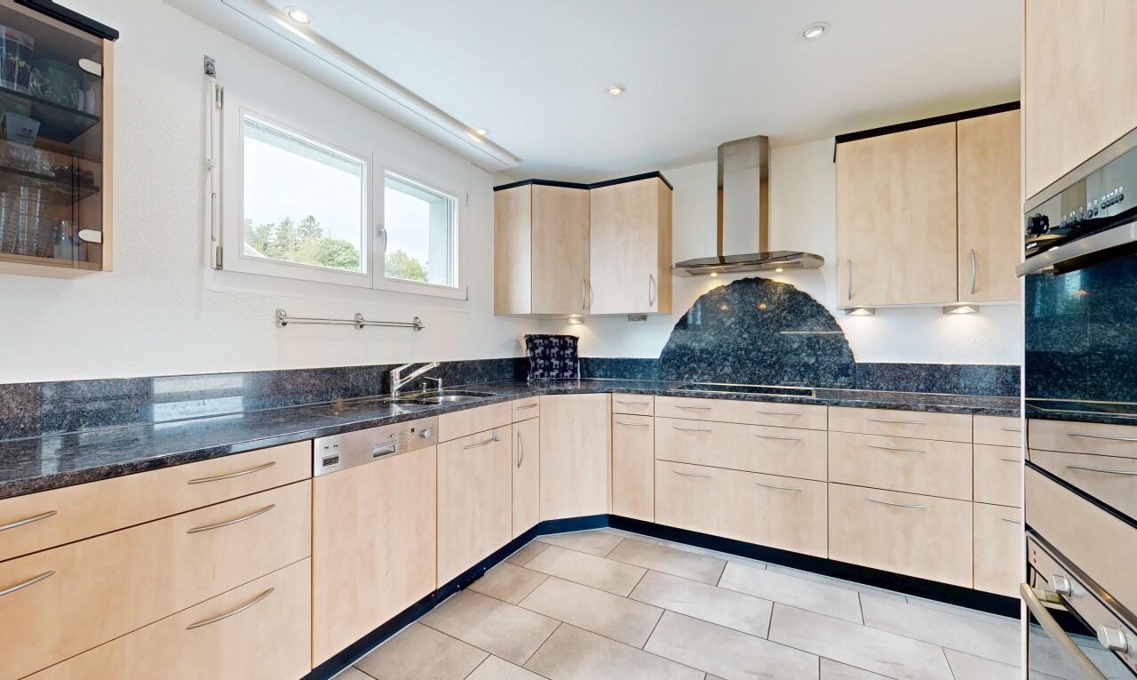 Grosszügige 5.5-Zimmer-Attikawohnung mit Liftzugang und Weitblick - 4