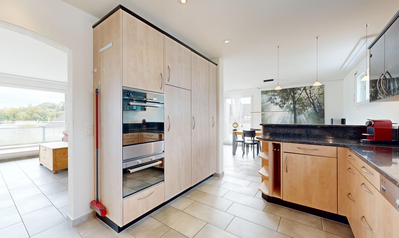 Grosszügige 5.5-Zimmer-Attikawohnung mit Liftzugang und Weitblick - 6