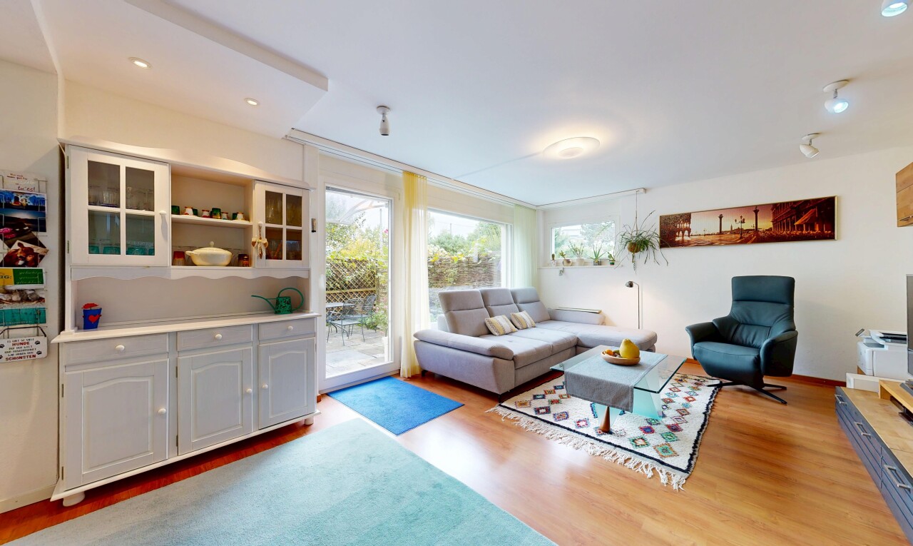 Sehr gepflegtes Doppeleinfamilienhaus mit gemütlichem Garten - 2