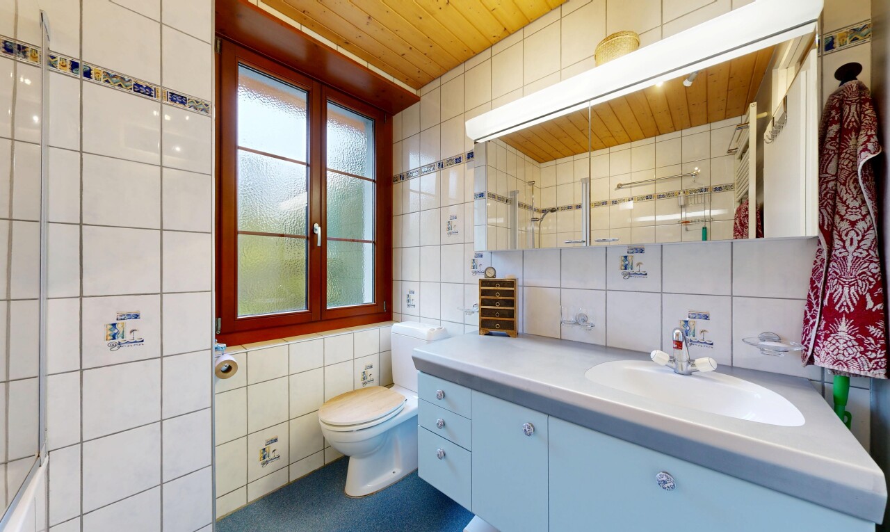 Renoviertes Familienhaus mit Garten und privater Garage - 3