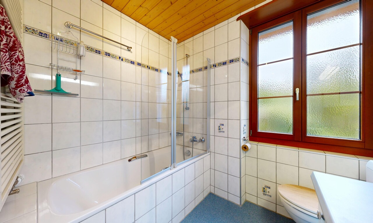 Renoviertes Familienhaus mit Garten und privater Garage - 6