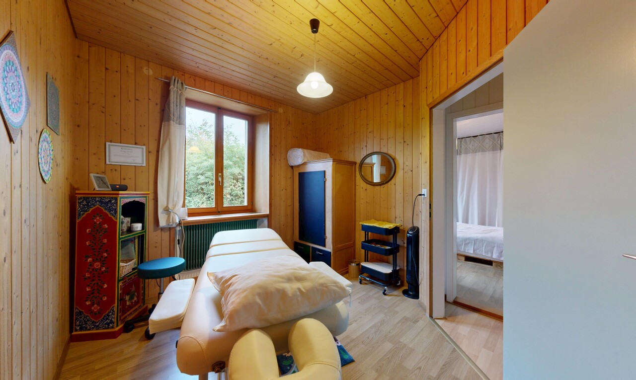 Renoviertes Familienhaus mit Garten und privater Garage - 9