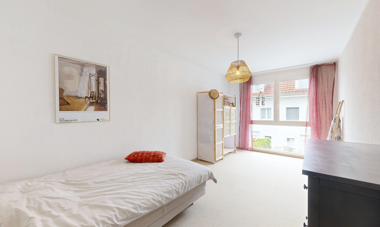 Modernes 5.5-Reihenmittelhaus mit zwei Tiefgaragenplätze in Fehraltorf - 9