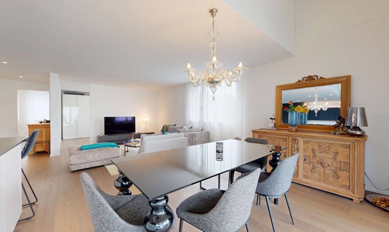 Helle 4.5-Zimmer-Maisonettewohnung mit Balkon und viel Raum für Ideen - 1