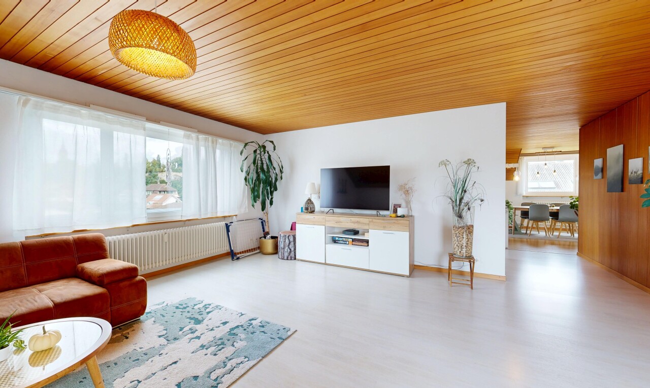 Preiswerte Dachwohnung an ruhiger Lage - 1