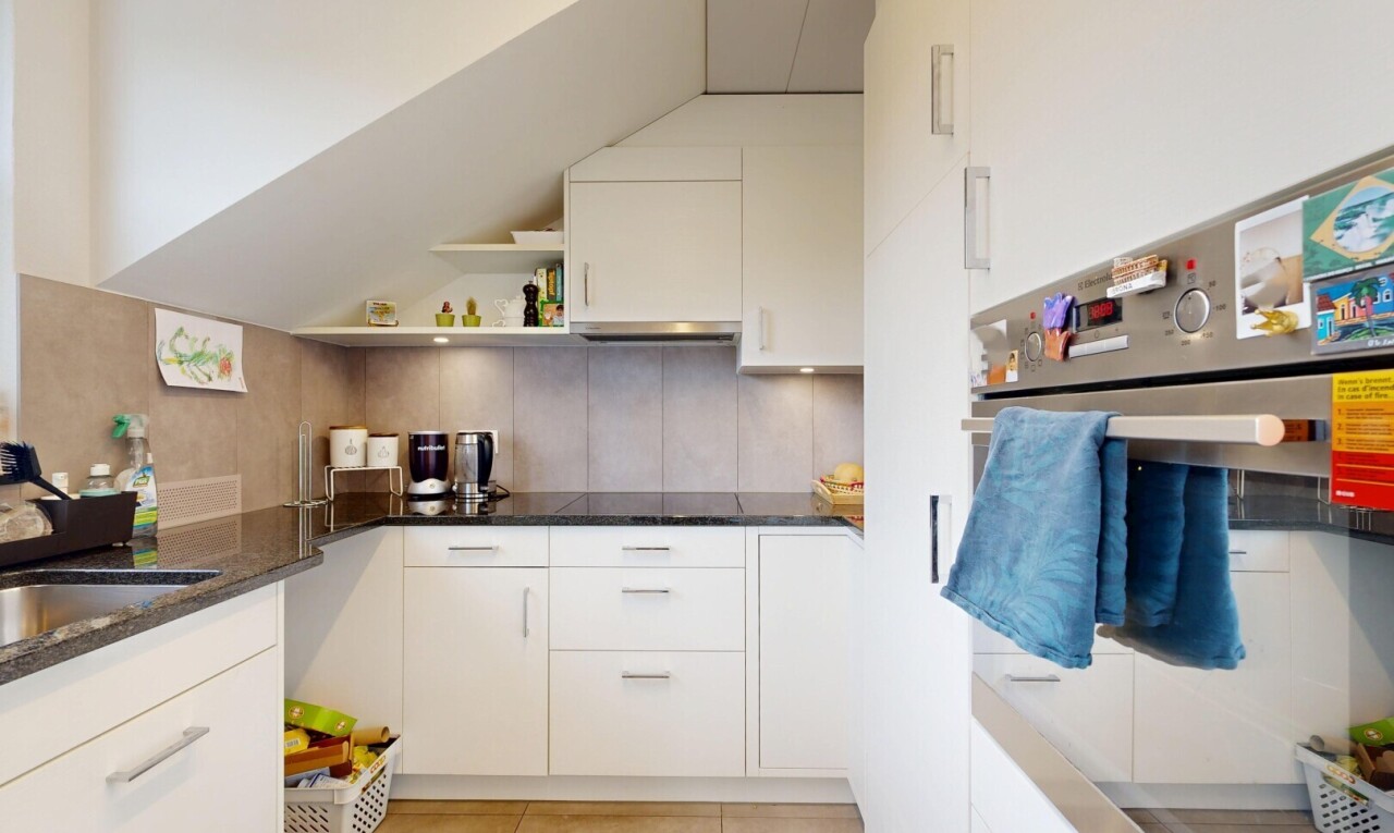 Preiswerte Dachwohnung an ruhiger Lage - 3