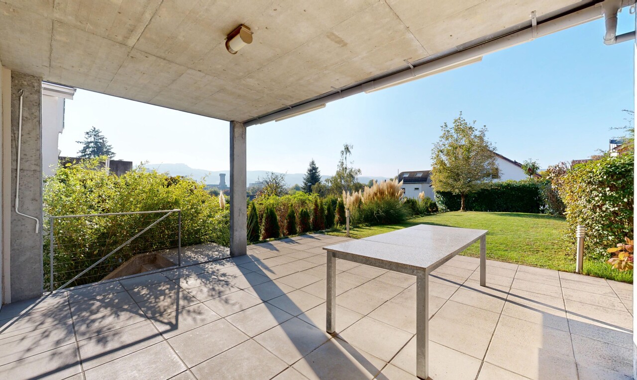 Modernes 6.5-Zimmer EFH an sonniger Lage mit pflegeleichtem Garten - 2