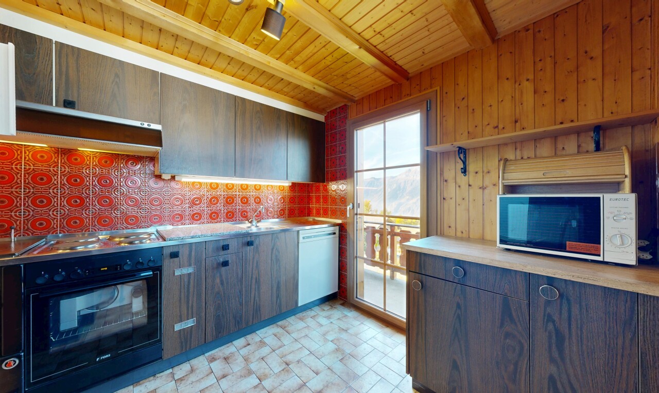 Charming chalet with separate apartment - 8