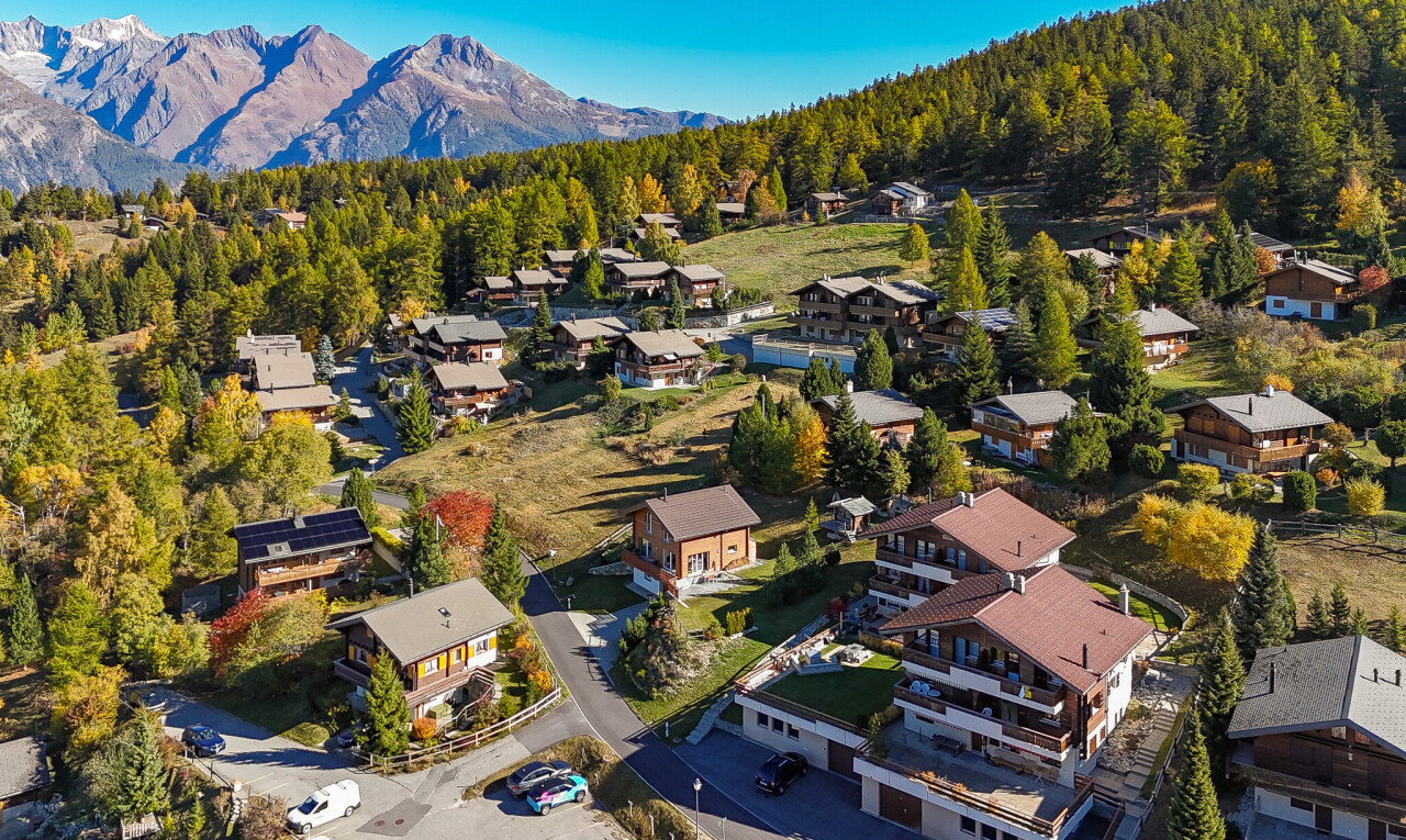 Exceptional Chalet with Panoramic View in Bürchen - 3