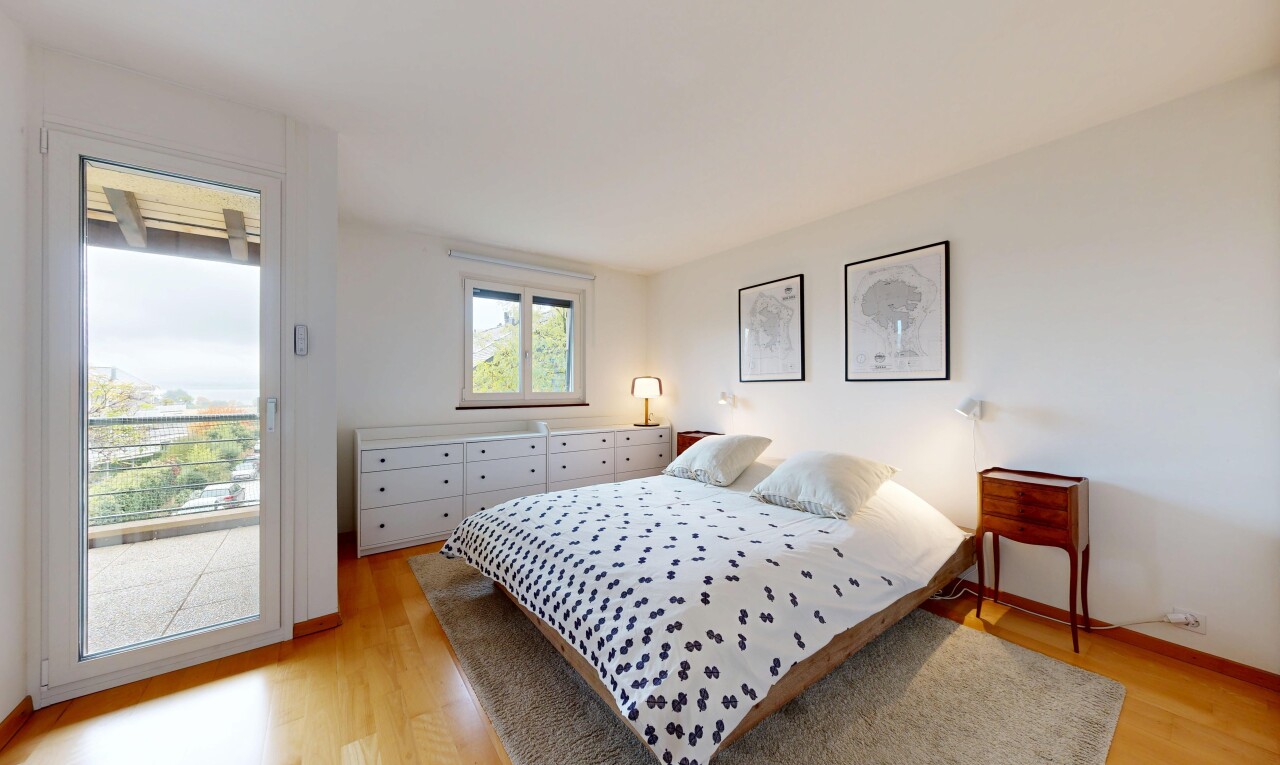 In the center of the village, lake view - 8