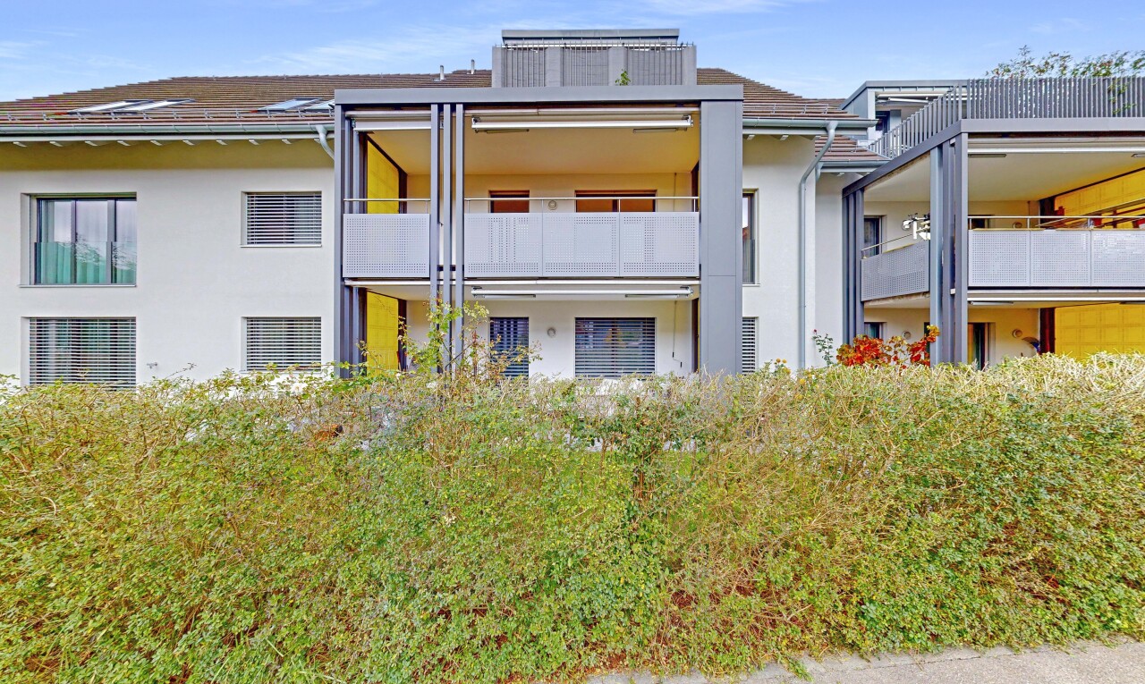 Sehr gepflegte 2.5-Zimmer Wohnung mit gedecktem Balkon an ruhiger Lage - 1