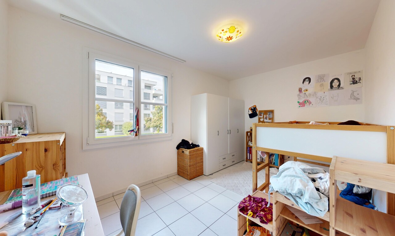 Grosszügige 5.5-Zimmer-Wohnung mit sonnigem Balkon und Bergsicht - 9