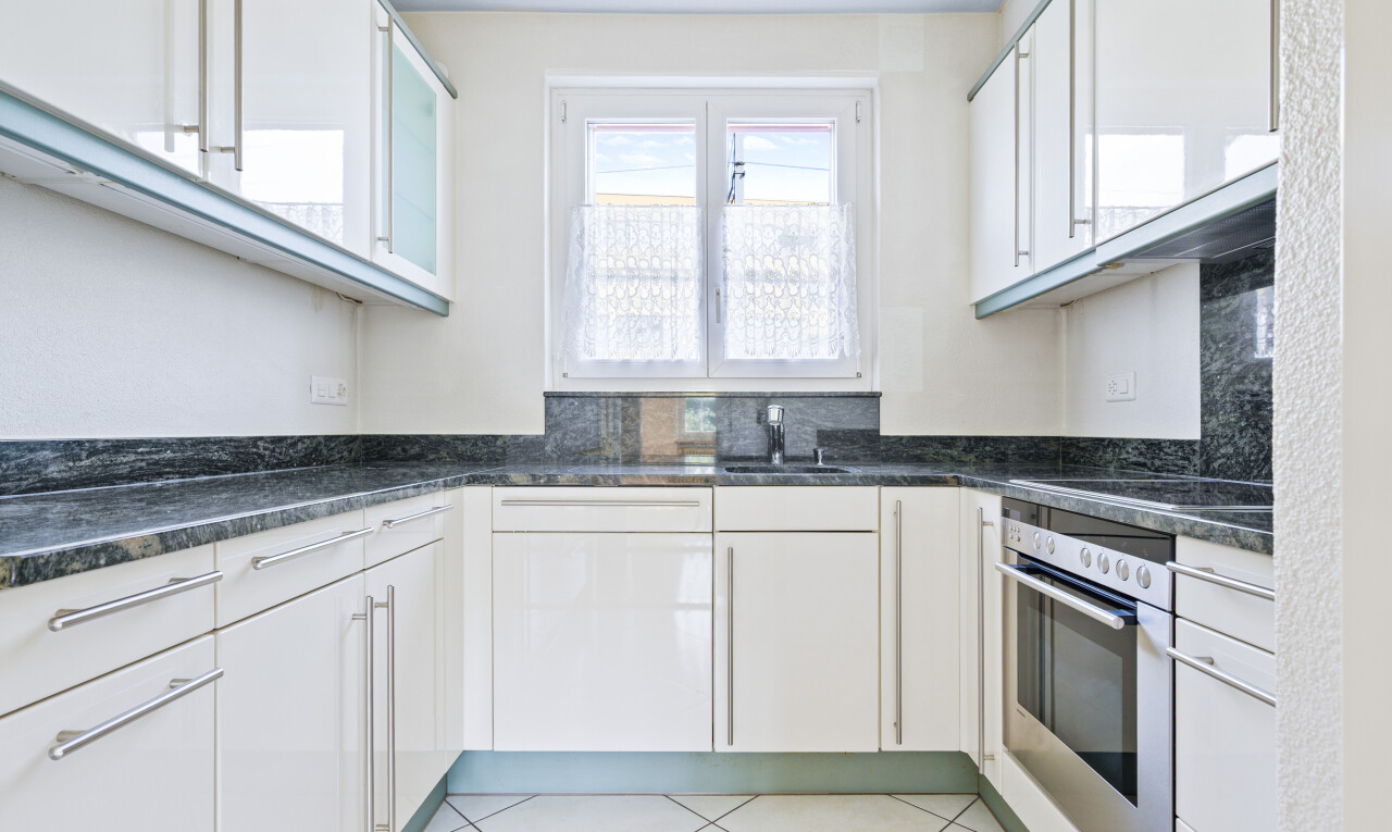 Freistehendes Einfamilienhaus mit Potenzial im Zentrum von Ittigen - 3