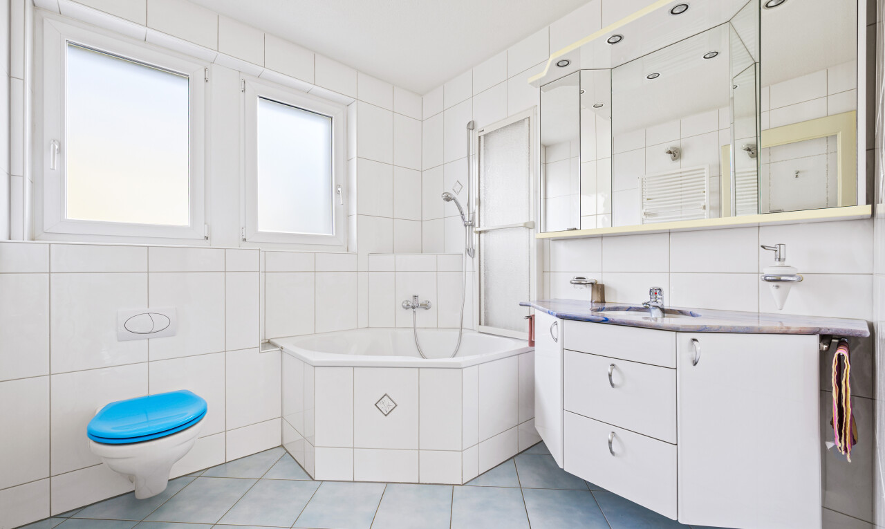 Freistehendes Einfamilienhaus mit Potenzial im Zentrum von Ittigen - 7