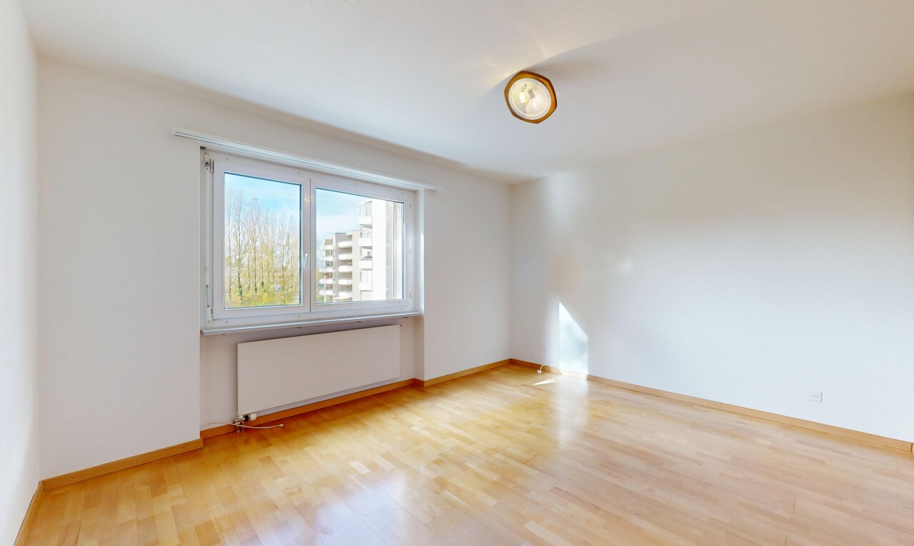 Helle 3.5-Zimmer-Wohnung in Schwerzenbach ZH mit Komfort und Charme - 6