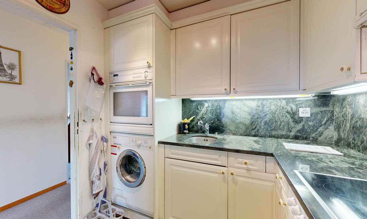 Sonnige 3.5-Zimmer-Wohnung mit Balkon und zwei Parkplätzen - 7