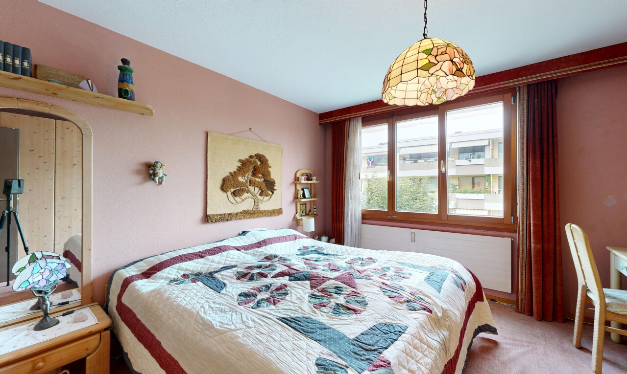 Sonnige 3.5-Zimmer-Wohnung mit Balkon und zwei Parkplätzen - 10