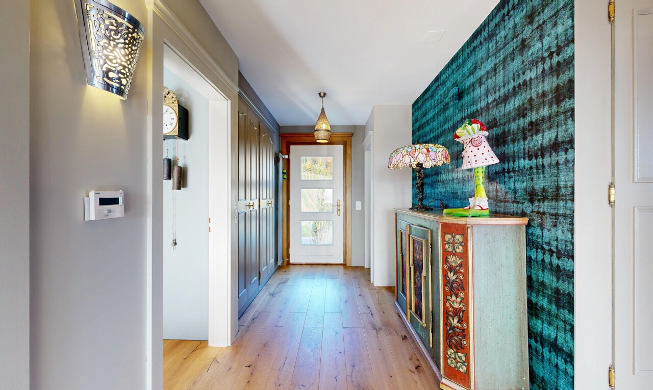 Charmante Villa mit atemberaubendem Blick auf den See und die Alpen - 2