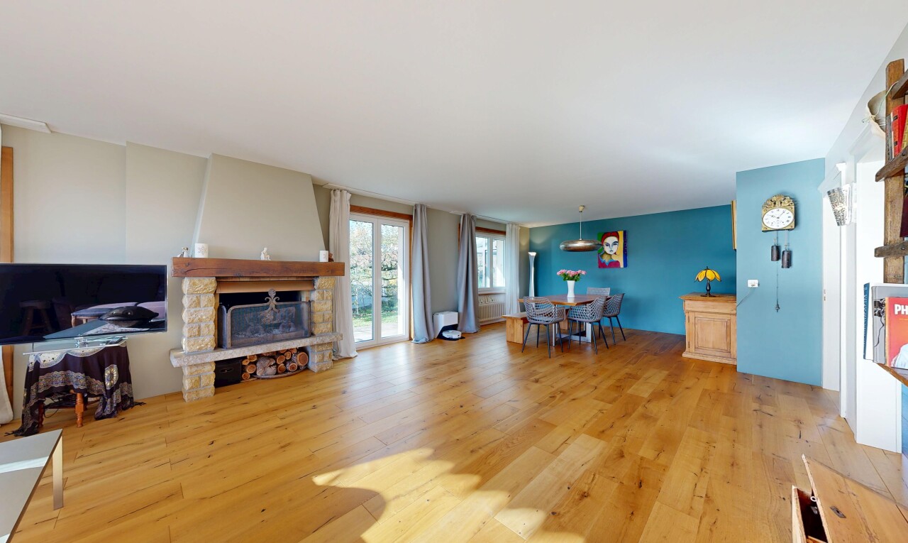 Charmante Villa mit atemberaubendem Blick auf den See und die Alpen - 3