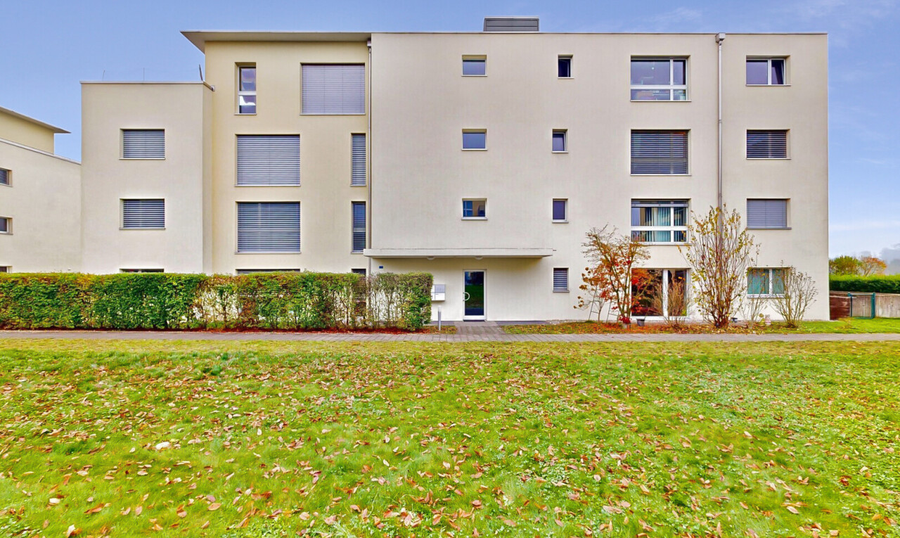 Traumhafte 6.5-Zimmer-Attikawohnung mit Blick auf Schloss Lenzburg - 0