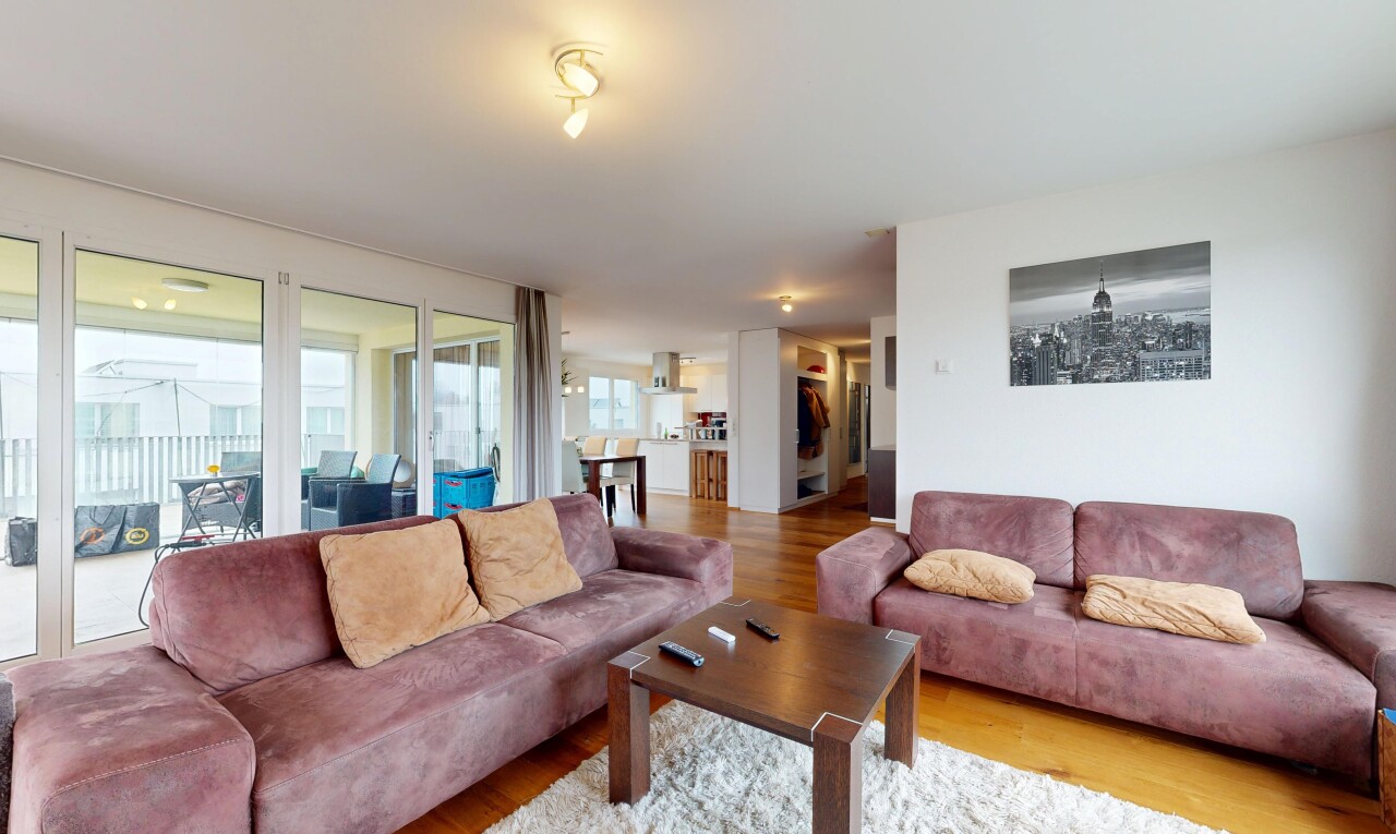 Traumhafte 6.5-Zimmer-Attikawohnung mit Blick auf Schloss Lenzburg - 2