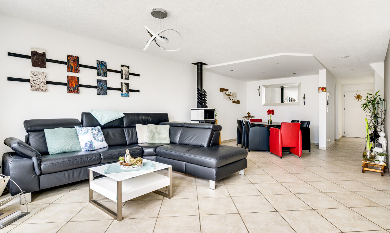 4.5-Zimmer-Reihenhaus mit grosszügiger Terrasse in Wollerau - 3