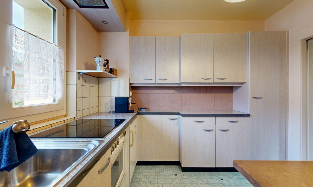 Haus mit Seeblick, 809 m² Garten und viel Renovierungspotenzial - 8