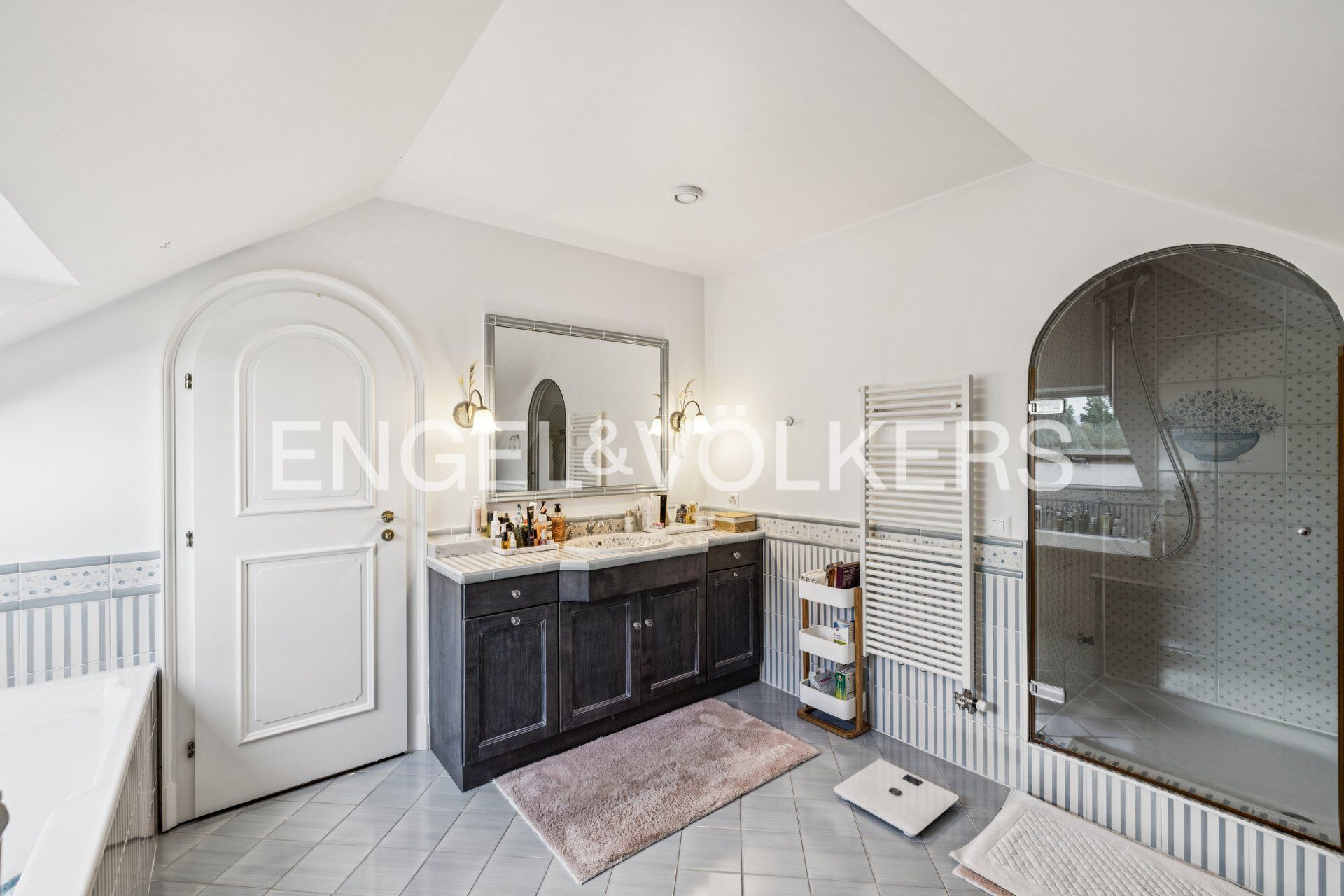 Elegantes Familienhaus in Cologny - 3