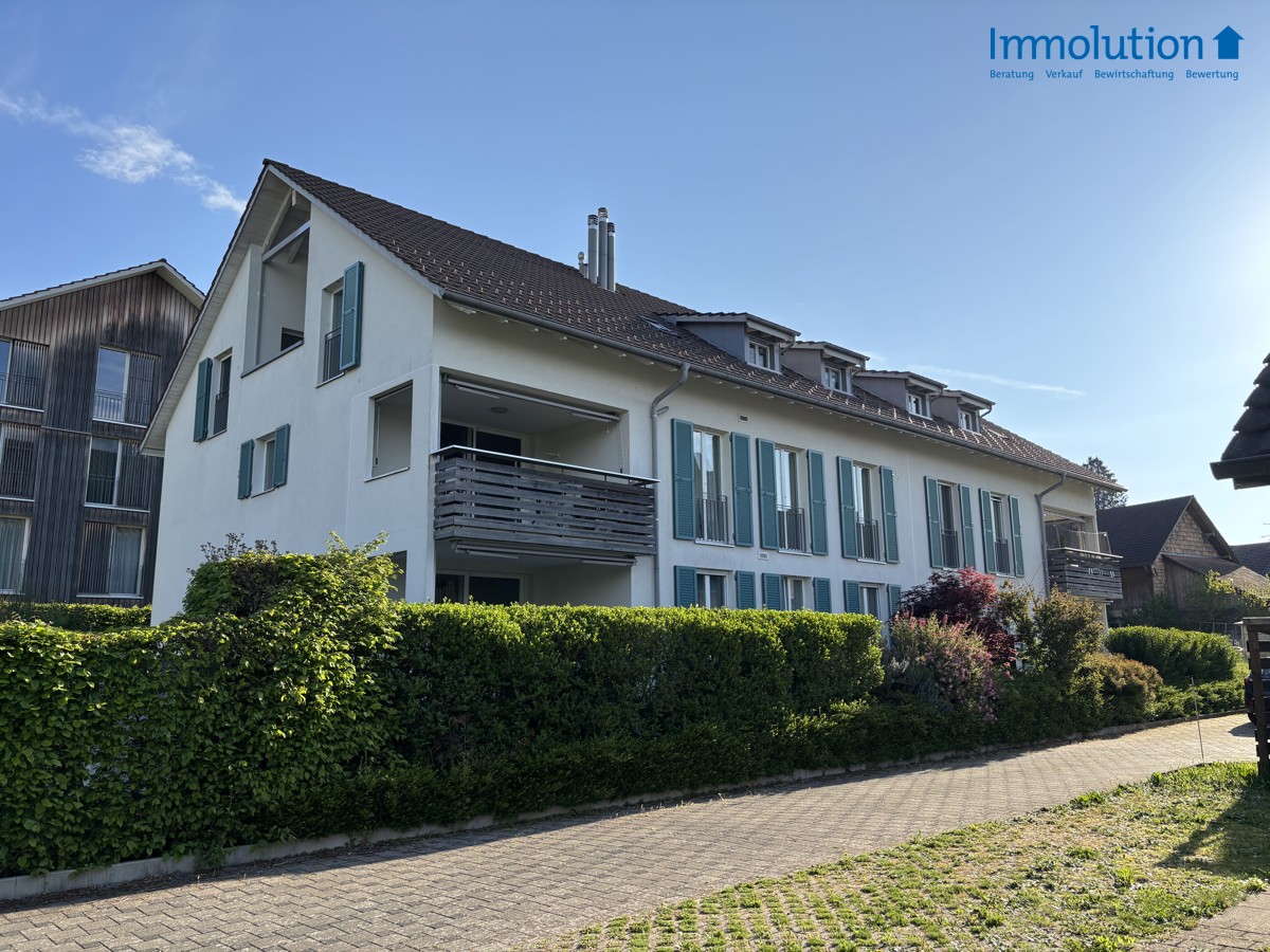 Moderne 3,5 Zimmer-Wohnung in Benken - 0