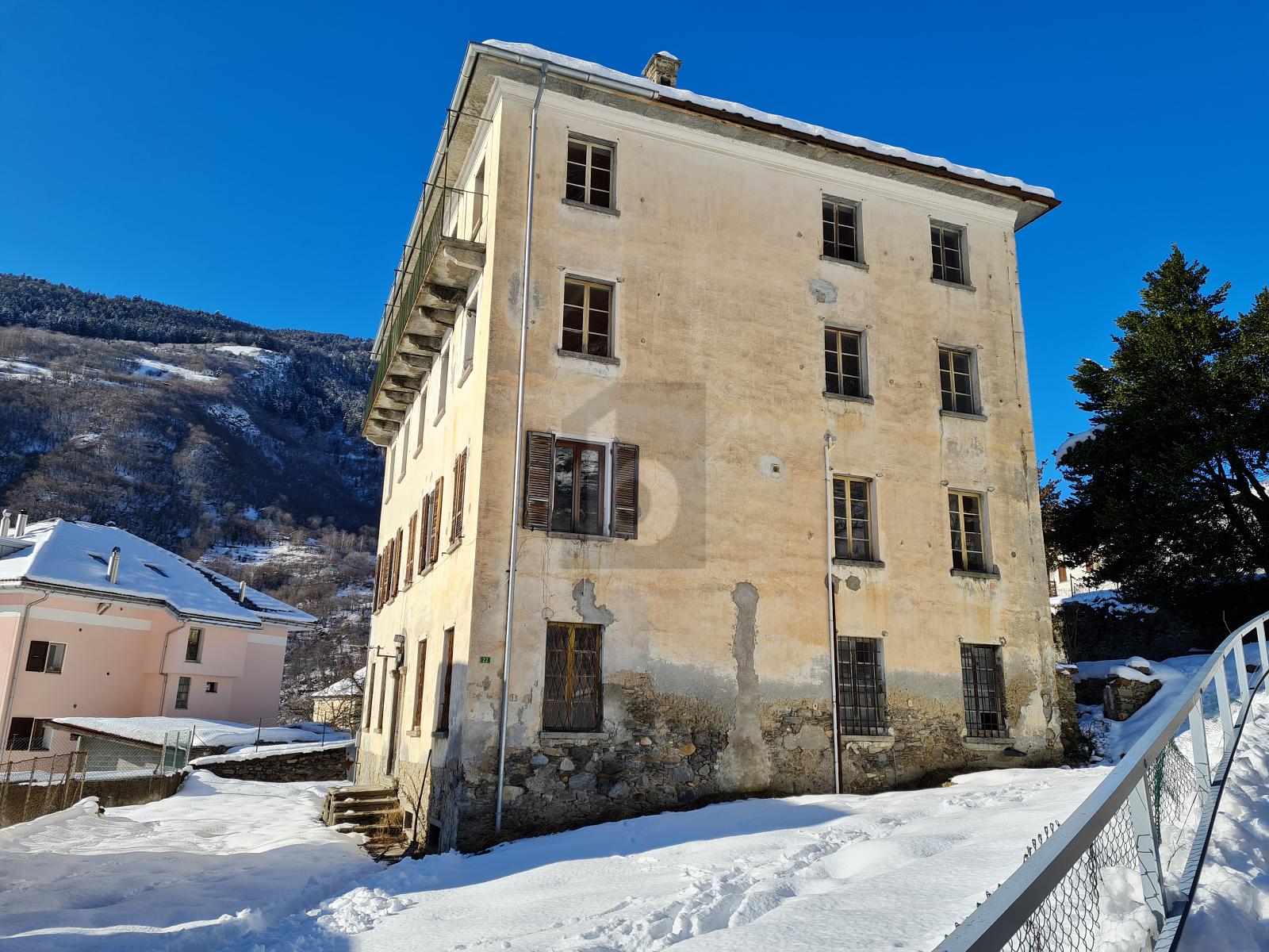 SOLEGGIATO, SPAZIOSO E CON VISTA - 2